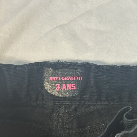 Kid's Graffiti - Black Corduroy pants. Size 3 - Picture 3 of 5